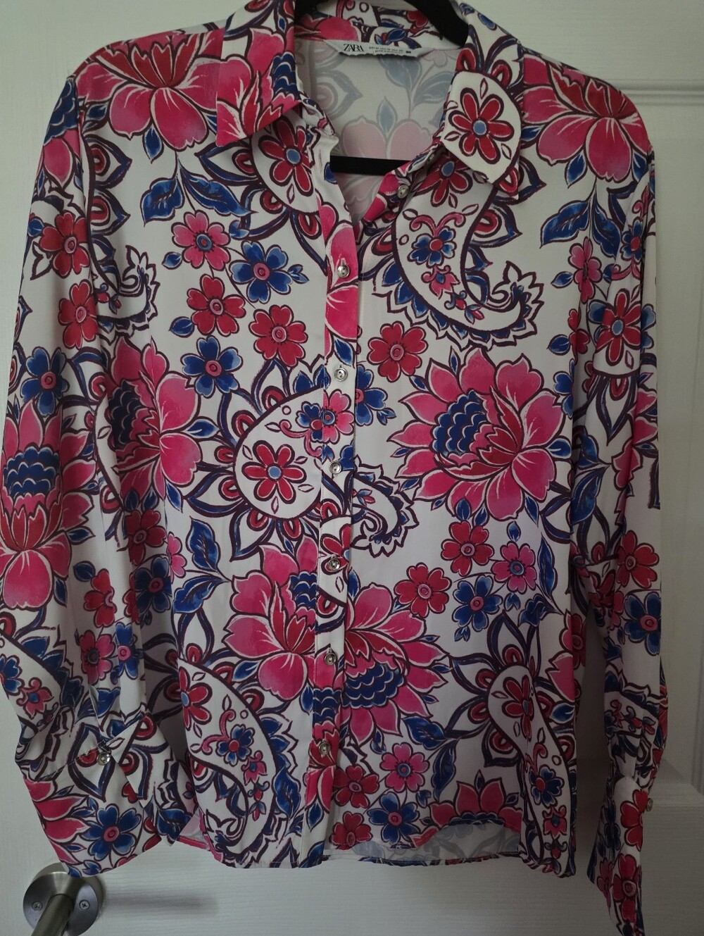 Zara White Pink Blue Floral Paisley Button-Up Women Shirt Size M